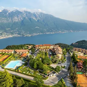 https://pineta-campi.it-lombardy.com